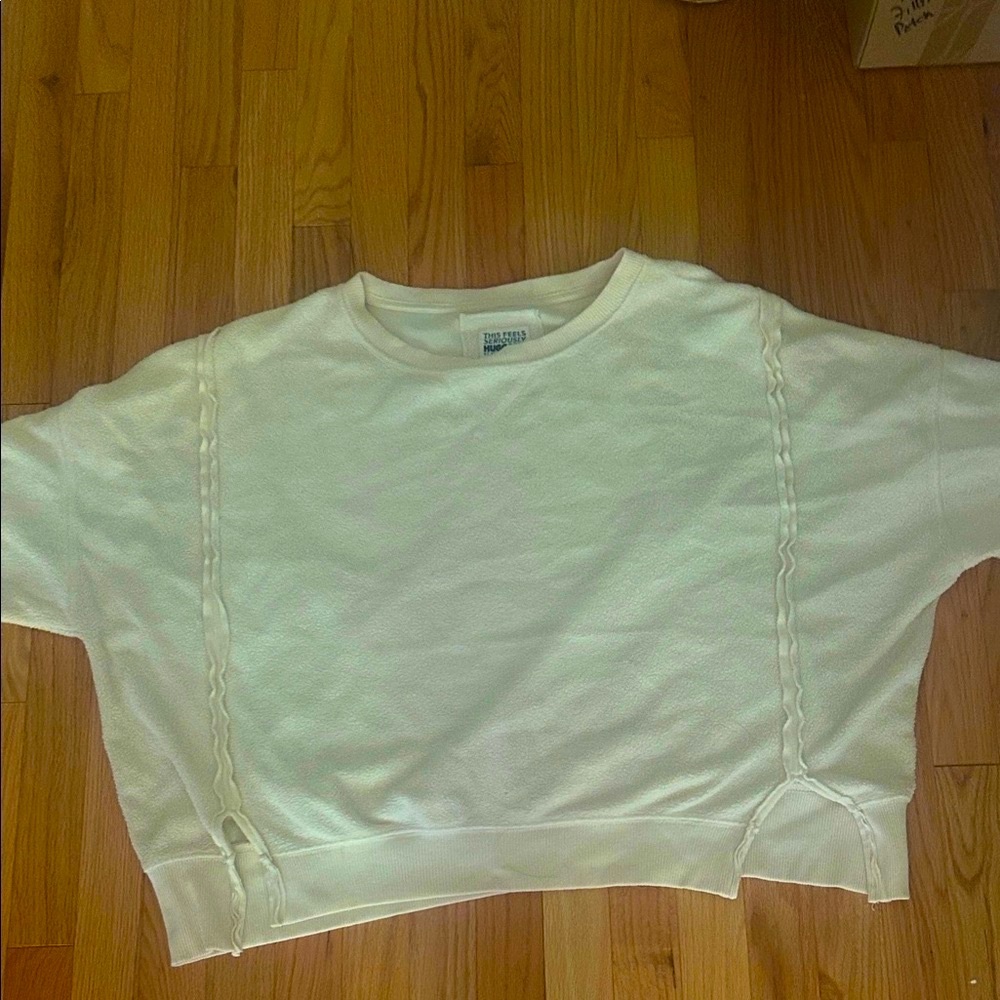American Eagle Outfitters Cream Huggable Sweatshirt